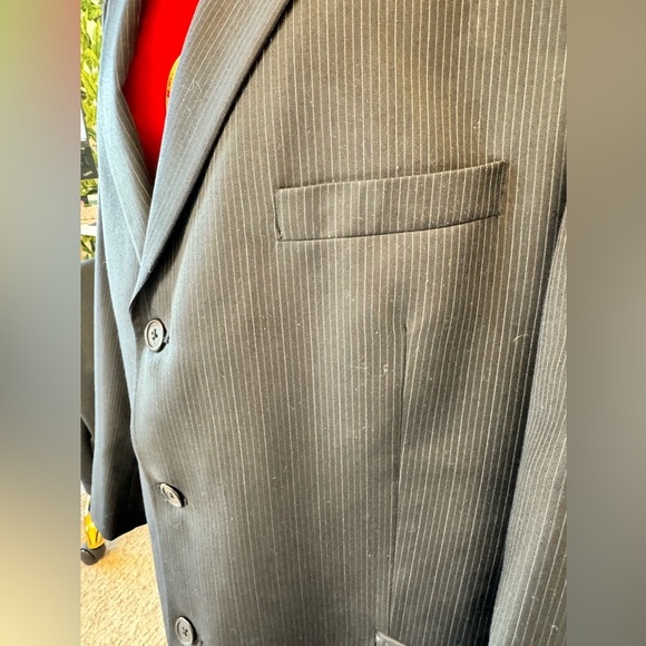Calvin Klein mens suit like new. Charcoal grey with pinstripes. Wool - Picture 5 of 16